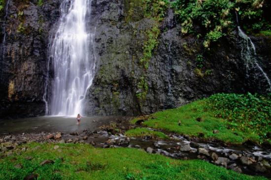 5 visit fautaua waterfall